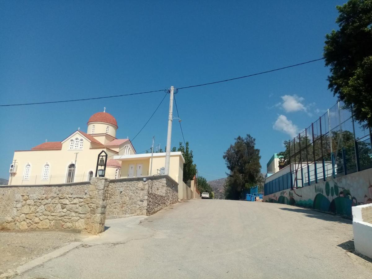 Vine Veranda Palaiochora Esterno foto